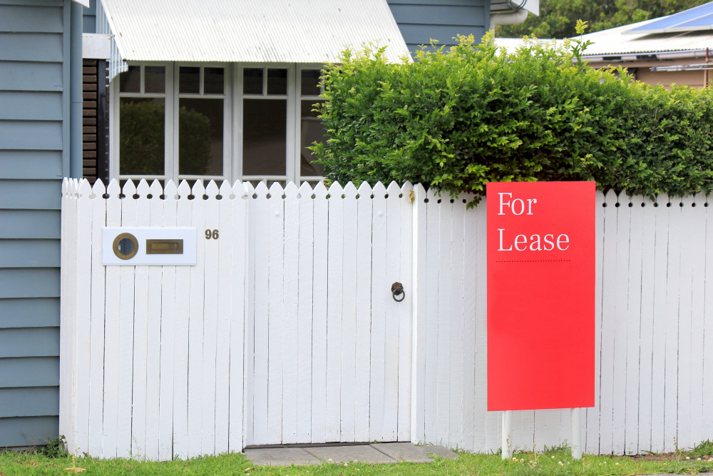 Vendre une maison en location : quelles sont les réglementations à connaître ?